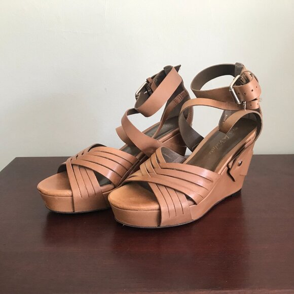 Pour La Victoire | Tan Wedge Platform Sandals - Picture 3 of 10